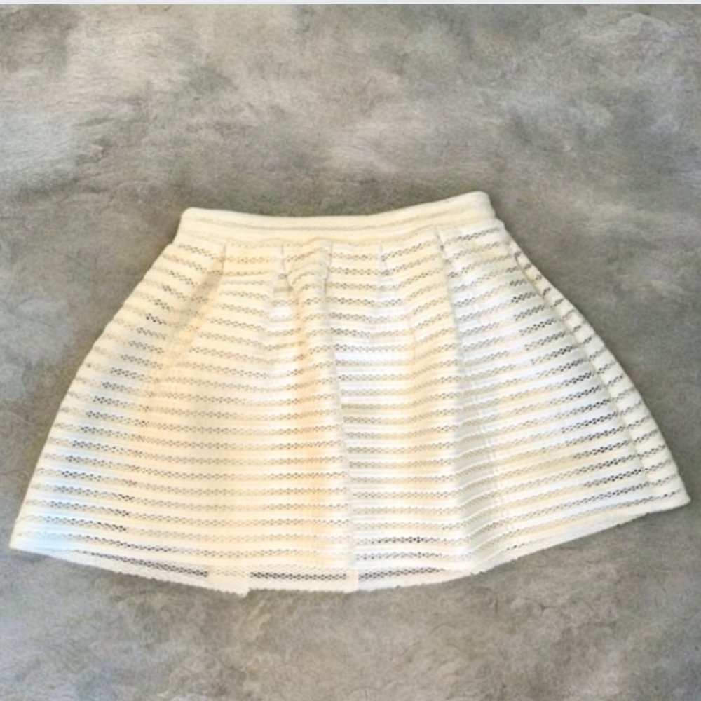 Gianni Bini GB Girls White Lace Pleated Skirt Size 14 Gold Zipper